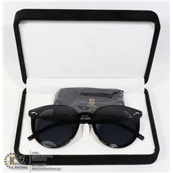 SUNGLASSES IN DISPLAY BOX
