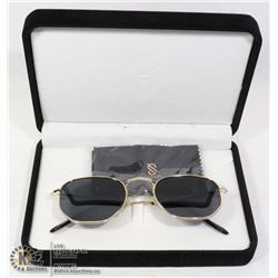 SUNGLASSES IN DISPLAY BOX