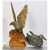 Image 1 : HAND CARVED EAGLE & FINELY DECORATED DUCK CARVING