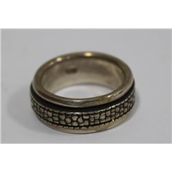 STERLING SILVER BLACK AND SILVER SPINNER RING IN