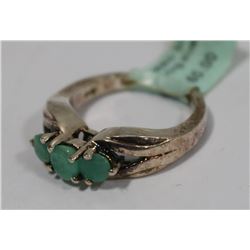 STERLING SILVER RING WITH 1CTW EMERALDS