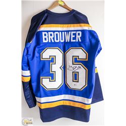 ST. LOUIS BLUES SIGNED JERSERY,  COMES WITH BECKET