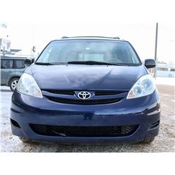 2006 TOYOTA SIENNA CE