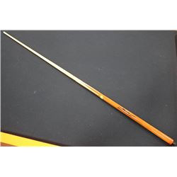 LEON DRAISAITL SIGNED POOL CUE