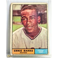 1961 TOPPS ERNIE BANKS BASEBALL CARD HOF