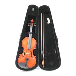 VIOLIN MADE IN USA MISSING A STRING COMES WITH BOW