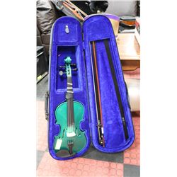 VIOLIN RARE MENSEL GREEN COMES WITH BOW AND CASE