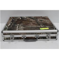CAMO CASE WITH INTERNAL PADDING
