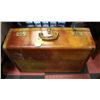 Image 1 : VINTAGE LARGE LEATHER SUITCASE