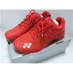 YONEX RUNNERS SZ 9 LADIES
