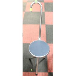 FOLDING ALALUMINUM SEAT 35 INCHES FROM TOP TO BOTT