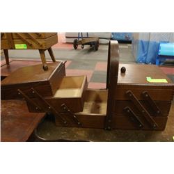 VINTAGE SEWING KIT - WOODEN ACCORDION STYLE