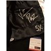 Image 2 : VINNY PAZ AUTOGRAPHED BOXING SHORTS (PSA COA)