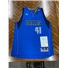 Image 2 : DIRK NOWITZKI SIGNED MAVERICKS JERSEY w/ COA