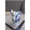 Image 2 : Blue Delft Made in Holland Bottle w/Music Box