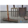 Image 4 : (7) Gardening Tools