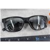 Image 2 : Maui Jim Sunglasses & Extra Pair of Orange Frame Sunglasses