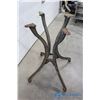 Image 2 : **4 Leg Cast Iron Base - 28.5"