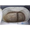 Image 4 : Galvanized Tub w/Lid
