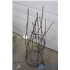 Image 3 : (5) Metal Tomato Cages