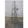 Image 1 : (5) Metal Tomato Cages