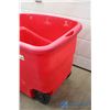 Image 3 : Plastic Coca-Cola Tote on Wheels
