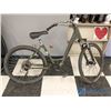 Image 3 : 27.5" Specialized Mountain Bike