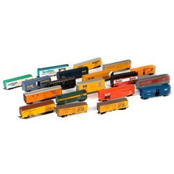 HO Scale - (19) Assorted Box, Stock and Refrigerator Cars