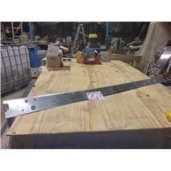 Aluminum bloc 58" x 4"1/2 (3") x 1" +