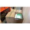 Image 1 : 4 cases of shipping boxes