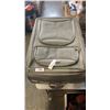 Image 2 : LOT OF LUGGAGE BAGS