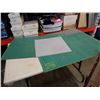 Image 2 : Folding leg table and cutting mats