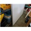Image 3 : LARGE WHITE BOARD - APPROX 78 X 50 INCH