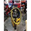 Image 1 : Dewalt stainless wet dry vac DXV 10 SA tested working