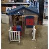 Image 1 : KIDS PLAY HOUSE  WITH FENCE AND MAIL BOX - WOOD WALLS, PLASTIC FENCE AND MAILBOX