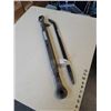 Image 1 : 24 INCH TURNBUCKLE AND 23 INCH MECHANICS BAR