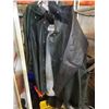 Image 2 : 3 long raincoats