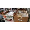 Image 1 : 2 boxes of various sports cards