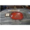 Image 1 : EASTERN TRAY, DSMALL PRINT AND SQUARE LEGS