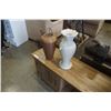 Image 1 : 2 LARGE VASES
