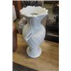 Image 2 : 2 LARGE VASES
