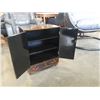 Image 8 : 2 DOOR LAQUERED CABINET