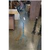 Image 1 : 5 foot metal dress form
