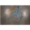 Image 2 : 5 foot metal dress form