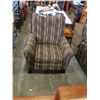 Image 2 : UPHOLSTERED LAZBOY RECLINER
