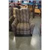 Image 1 : UPHOLSTERED LAZBOY RECLINER