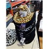 Image 2 : Stack of new cheetah and zebra party hats