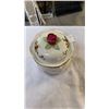 Image 2 : ROYAL ALBERT OLD COUNTRY ROSES BISCUIT BARREL