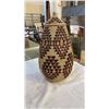 Image 2 : HAND WOVEN TRADITIONAL ZULU LIDDED BASKET FROM SOUTH AMERICA