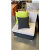 Image 3 : PREMIUM ALUMINUM LIGHT GREY ACCENT CHAIR W/ 2 THROW PILLOWS - RETAIL $449
